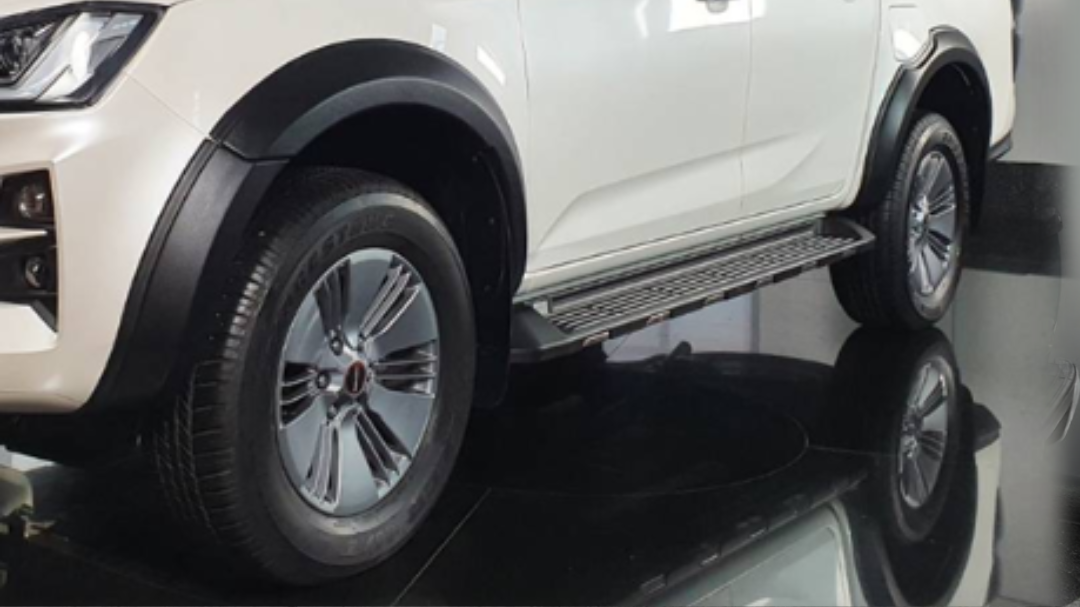 Élargisseurs d'ailes Maxliner - ISUZU DMAX 2020+ – Maxliner Europe