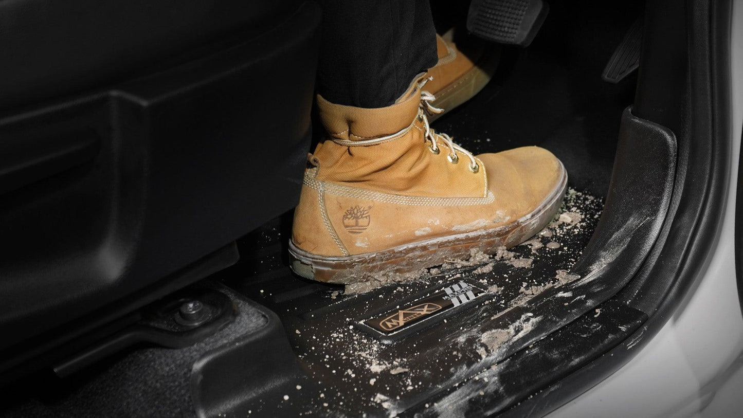 MAXPRO FLOORLINER - ISUZU DMAX 2020+ (RHD)