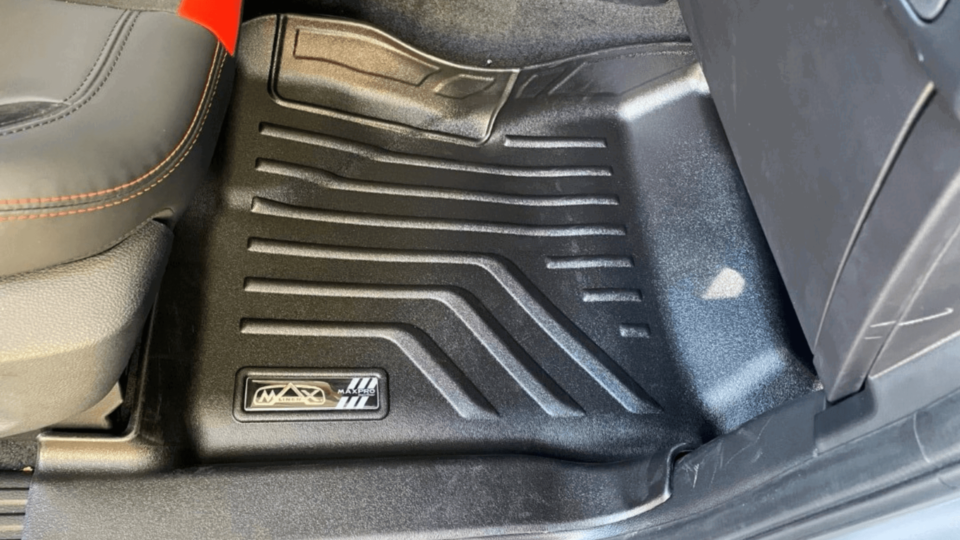 MAXPRO FLOORLINER - FORD & AMAROK 2023+