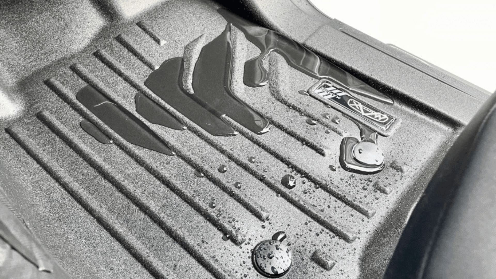 MAXPRO FLOORLINER - FORD & AMAROK 2023+
