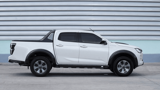 MAXFENDER FLARES - ISUZU DMAX 2020+