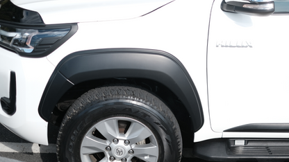 MAXFENDER FLARE - TOYOTA HILUX 2020-2025