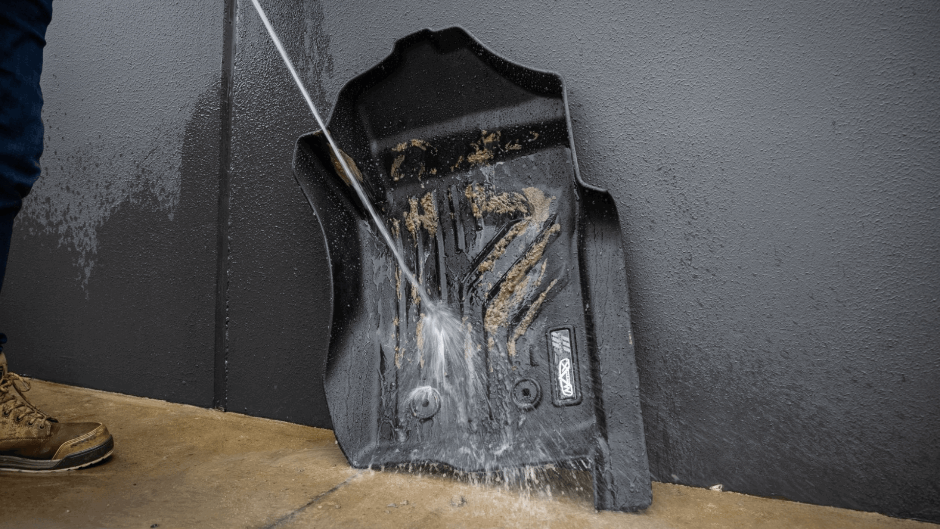 MAXPRO FLOORLINER - VW AMAROK 2010 - 2022