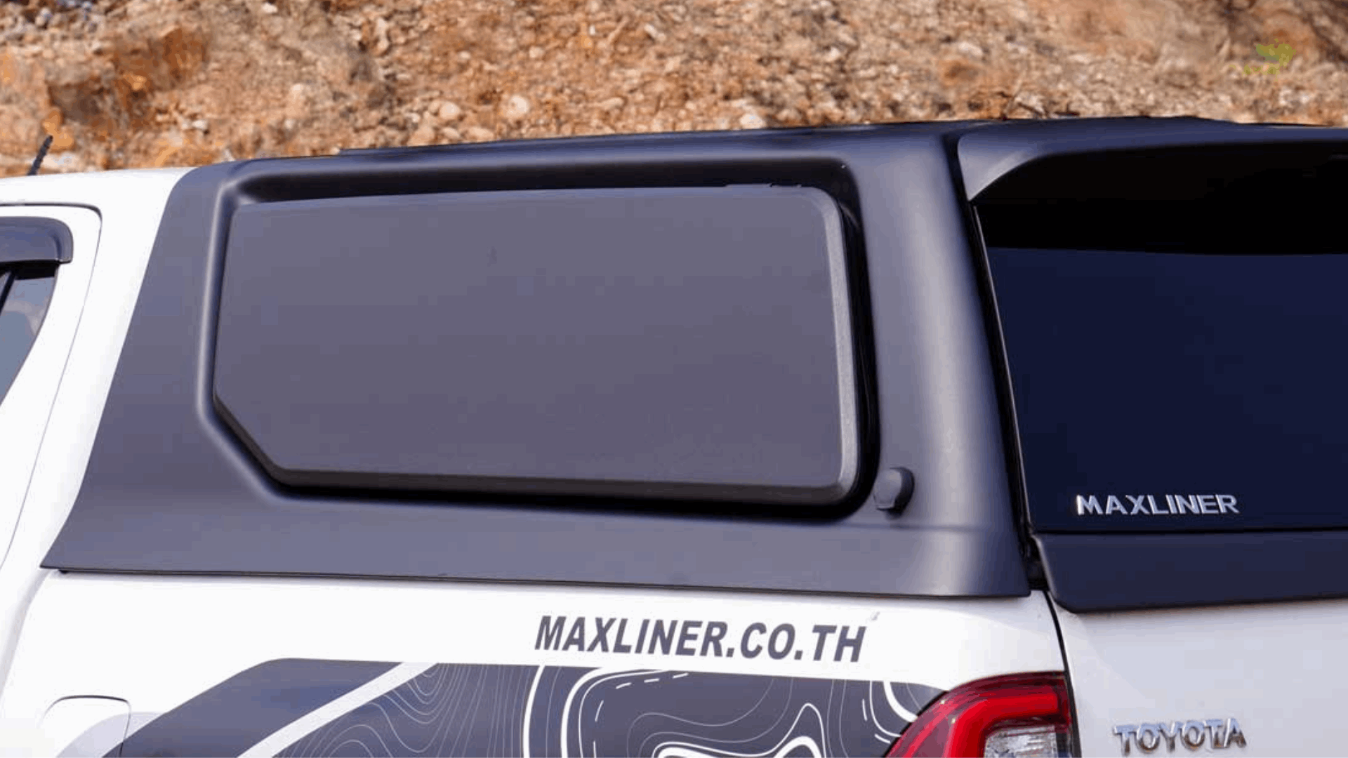 Venture Panneau Latéral Solide Relevable | Maxliner France