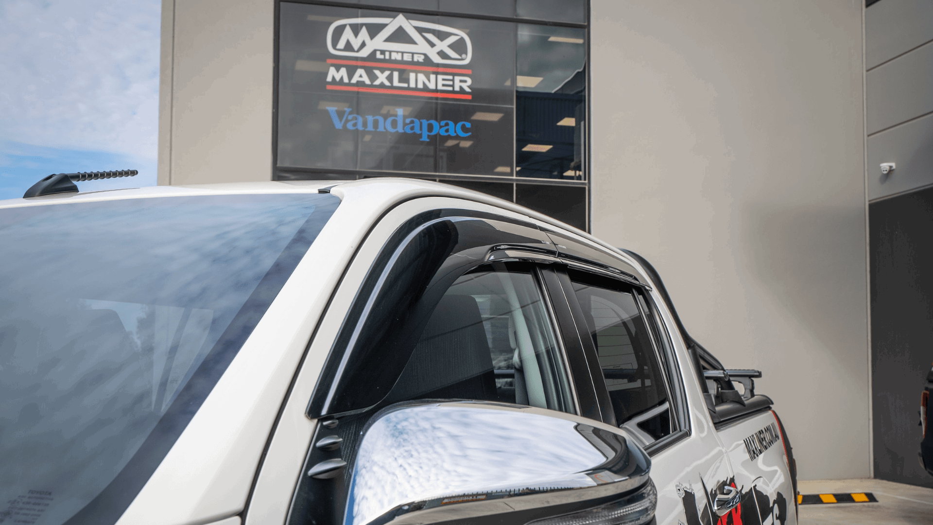 WEATHER SHIELD - FORD RANGER 2022+