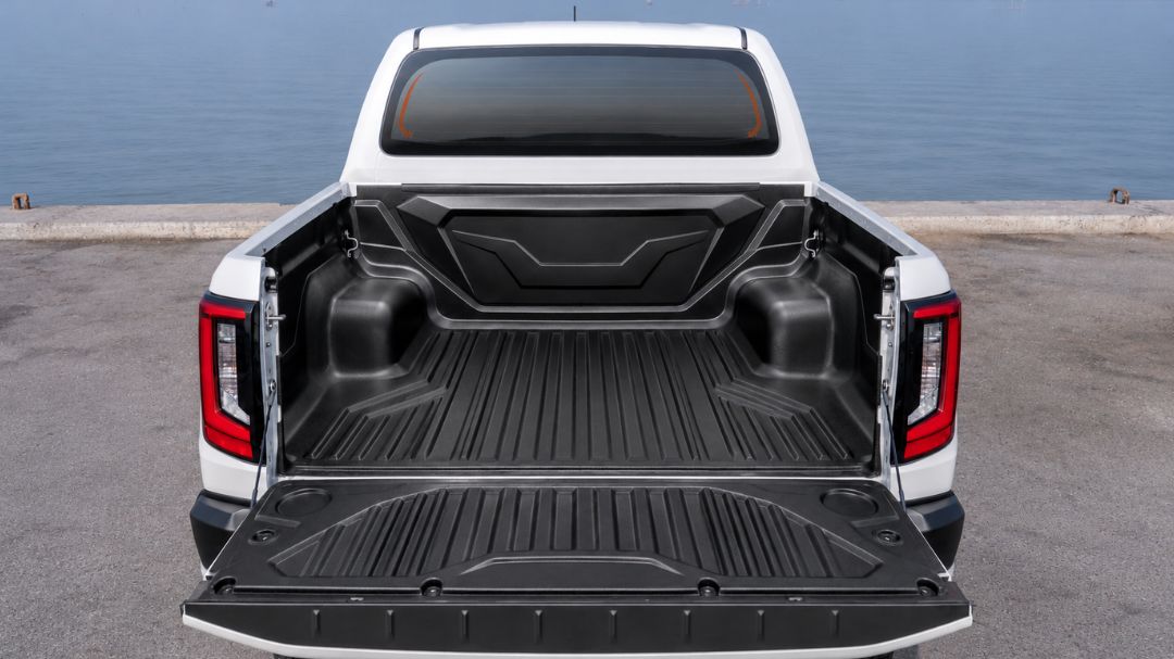 MAXLINER - TOYOTA HILUX 2026+ (NO LOGO)